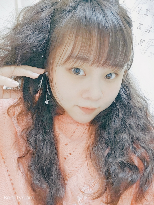 艾薇儿的第一张照片--长泰交友网